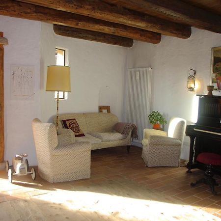 La Casa Altrui- Camere E Zona Relax Con Giardino กอเรโด ภายนอก รูปภาพ