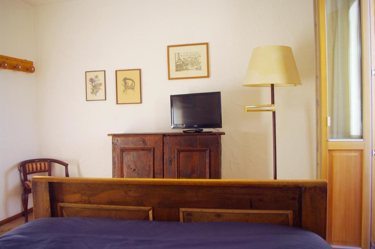 La Casa Altrui- Camere E Zona Relax Con Giardino กอเรโด ภายนอก รูปภาพ